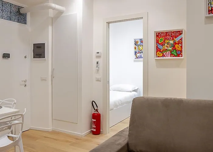 Apartment Art-filled In Centro *
